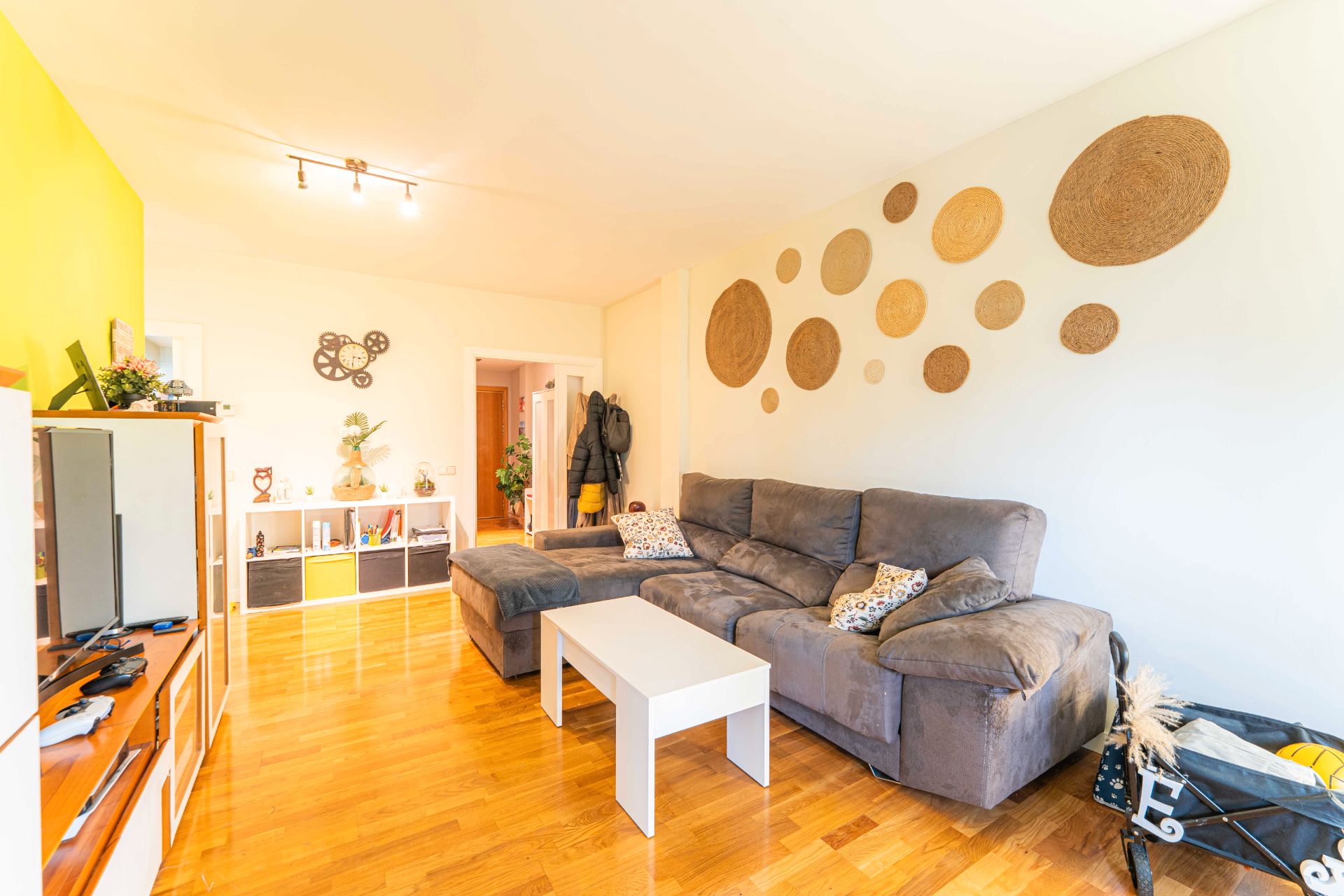 Living room of Flat for sale in Torrelodones  with Air Conditioner, Heating and Parquet flooring
