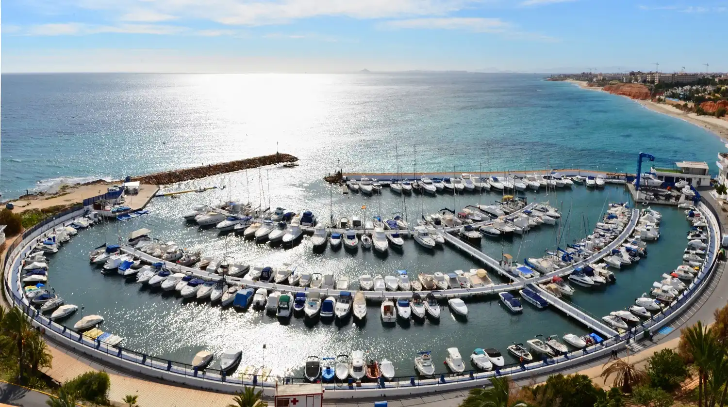 Aparcament de Apartament de lloguer en Orihuela amb Aire condicionat, Moblat i Forn
