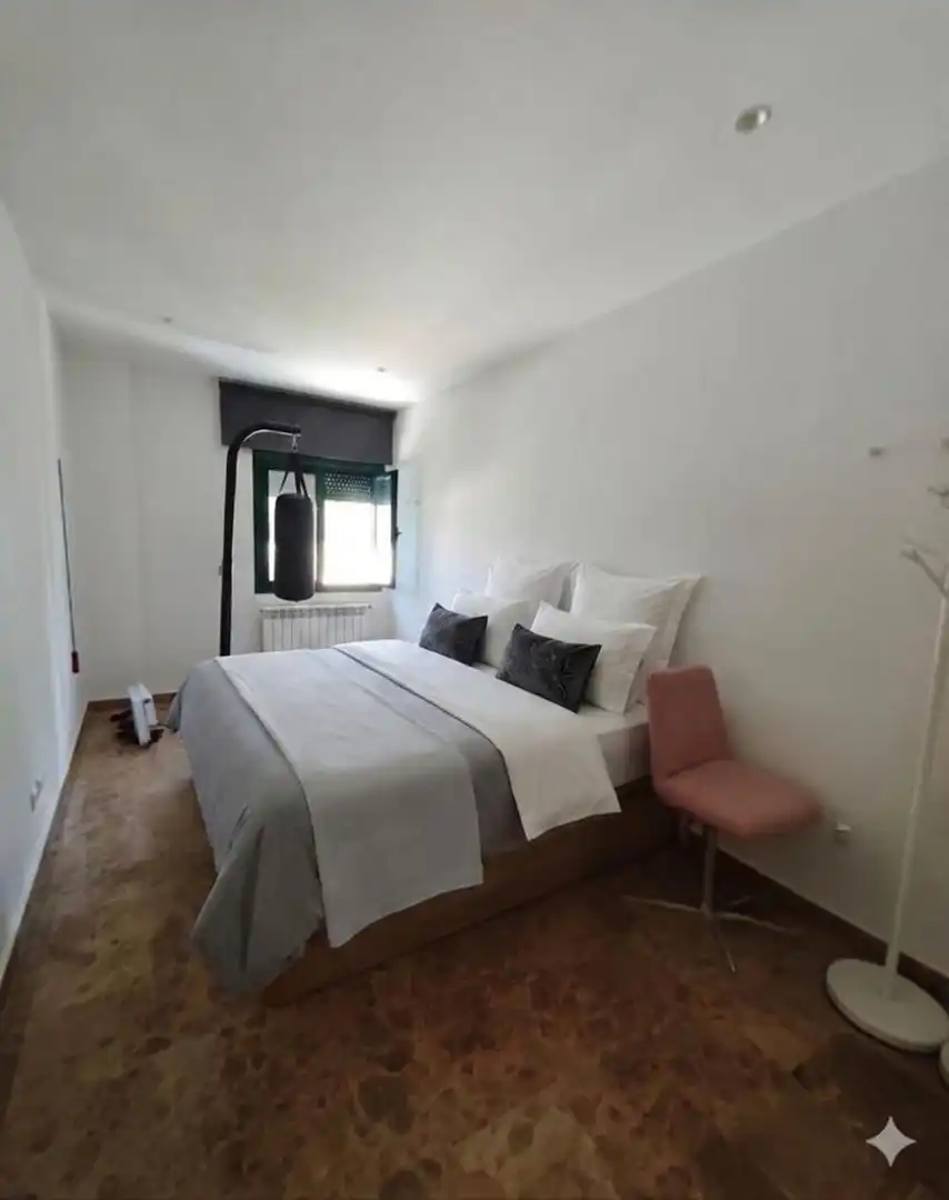 Dormitori de Apartament de lloguer en Marbella amb Aire condicionat, Terrassa i Traster