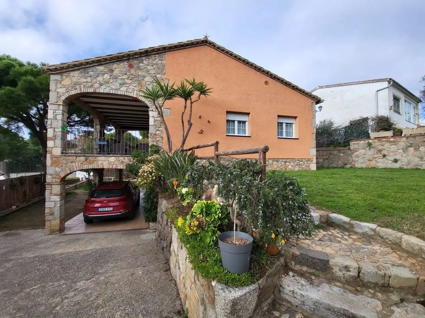 Vista exterior de Casa o xalet en venda en Calonge i Sant Antoni amb Calefacció, Jardí privat i Terrassa