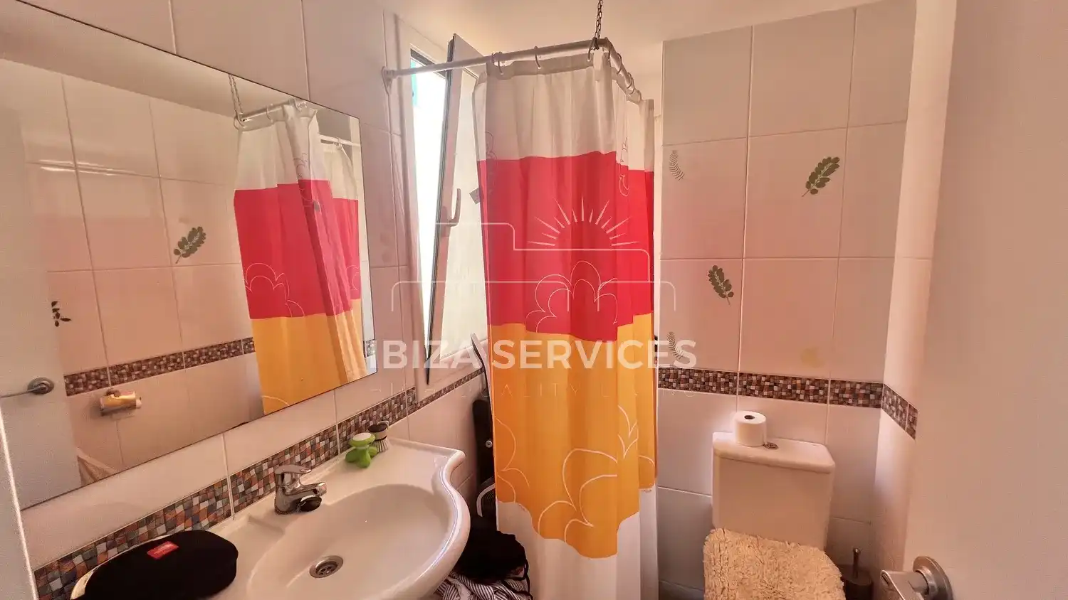 Bany de Pis en venda en Eivissa amb Aire condicionat, Jardí privat i Piscina