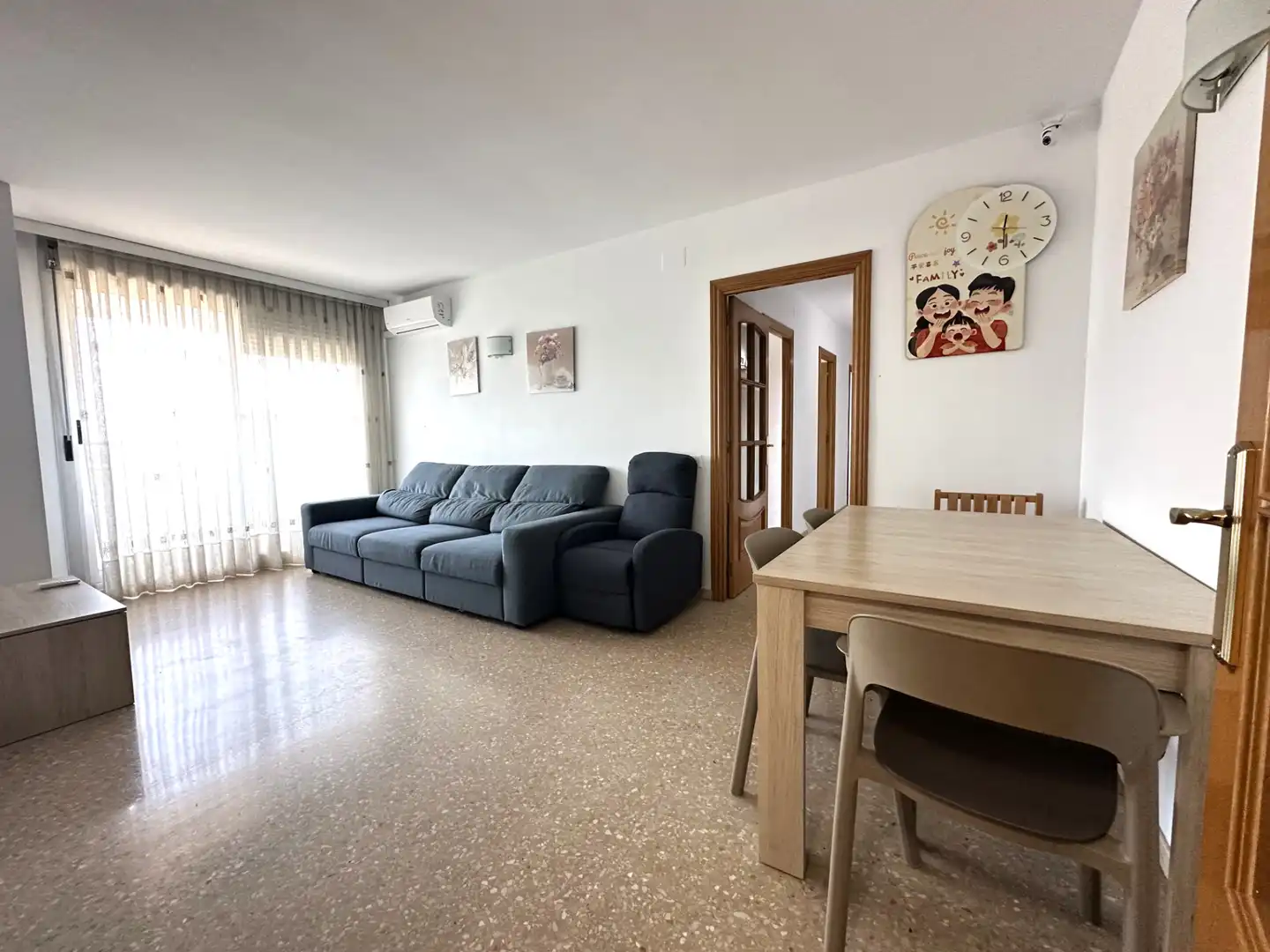 Living room of Flat for sale in Badalona  with Air Conditioner, Heating and Parquet flooring