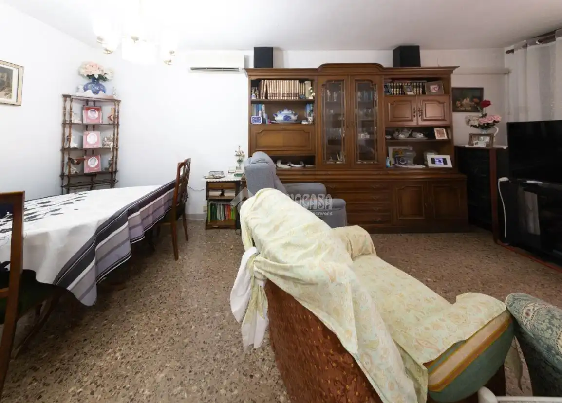 Wohnzimmer von Wohnung zum Verkauf in Cubelles mit Balkon