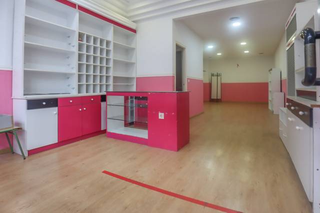 Local comercial en Alquiler en Oviedo - Calle rio Narcea, 22 en Ventanielles