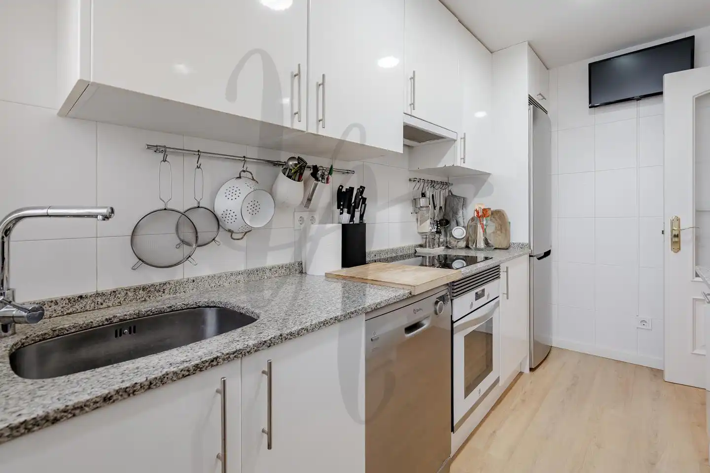 Flat for sale in Carril Del Conde, Canillas