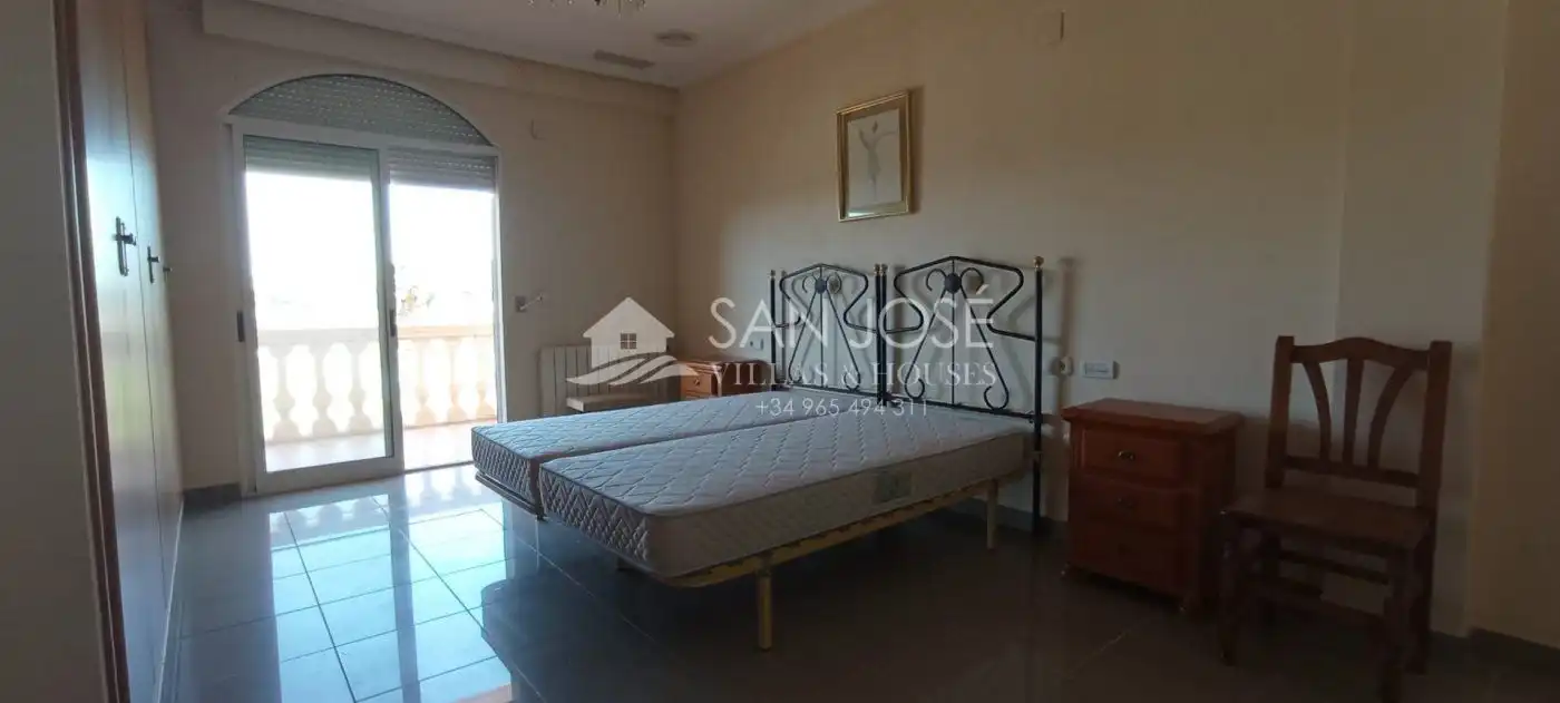 Habitación de Casa o chalet en venta en Crevillent con Aire acondicionado, Calefacción y Jardín privado