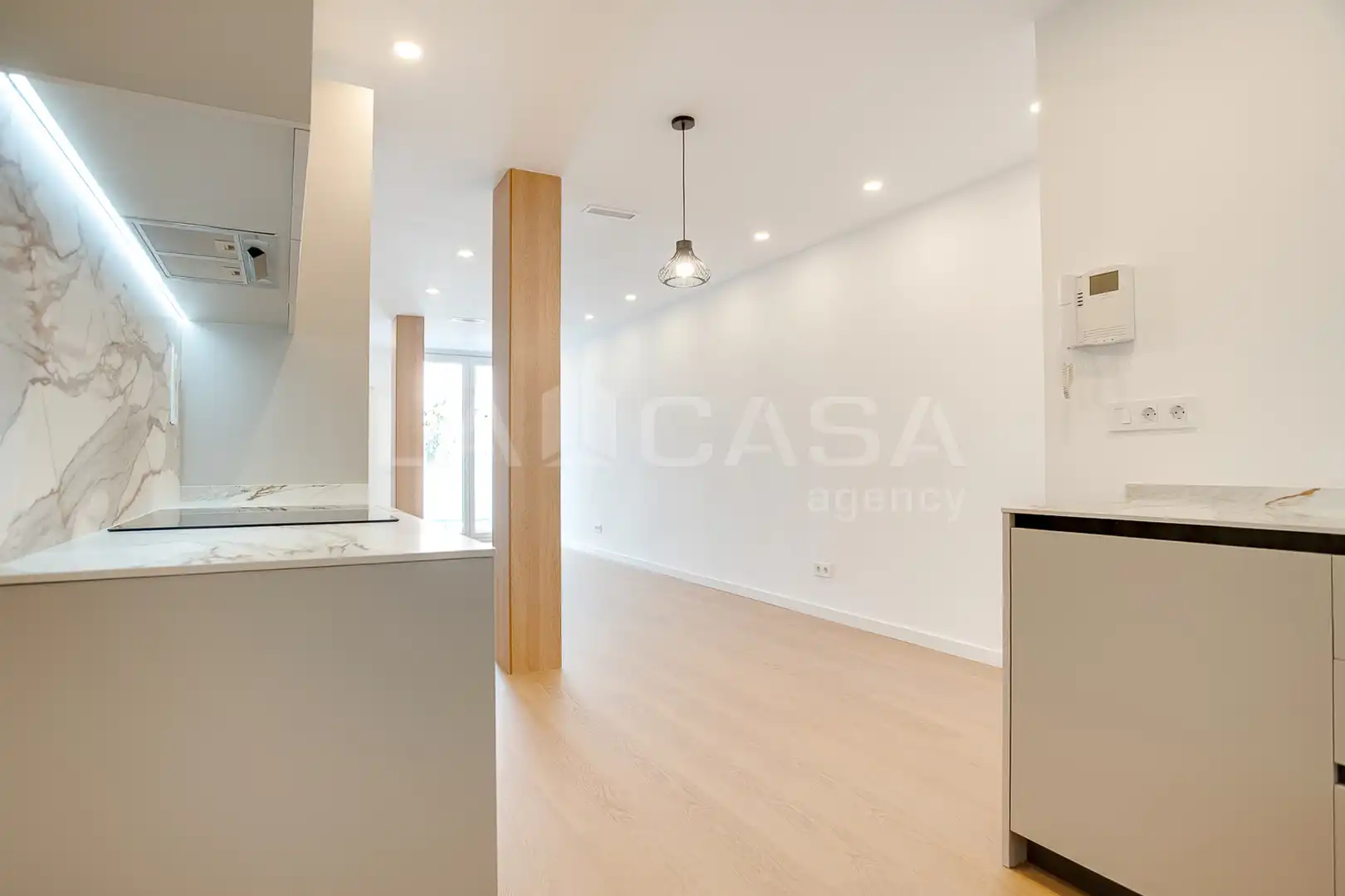 Piso en venta en Barcelona con Calefacción y Balcón