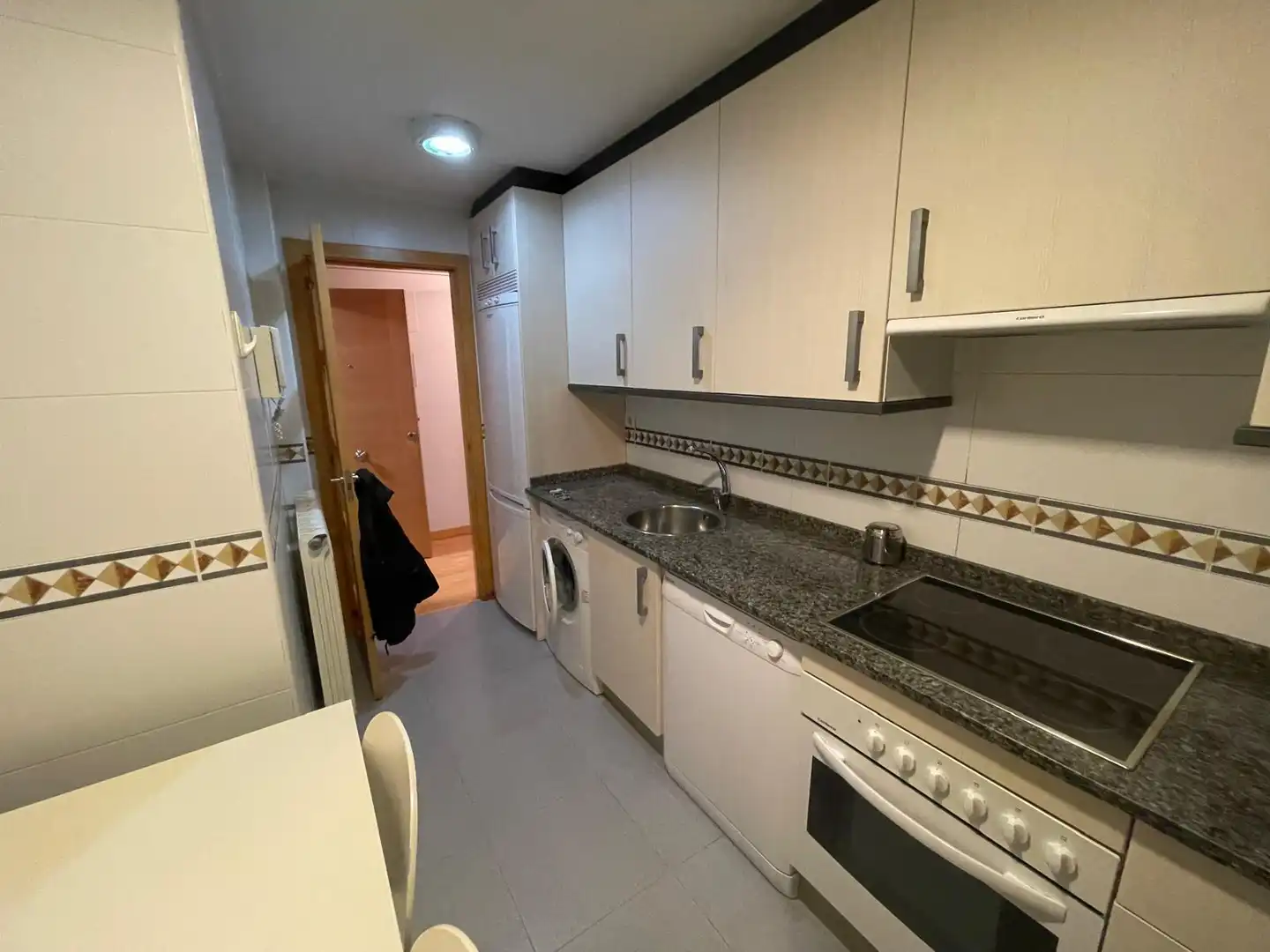 Cocina de Piso en venta en  Logroño con Aire acondicionado, Calefacción y Parquet