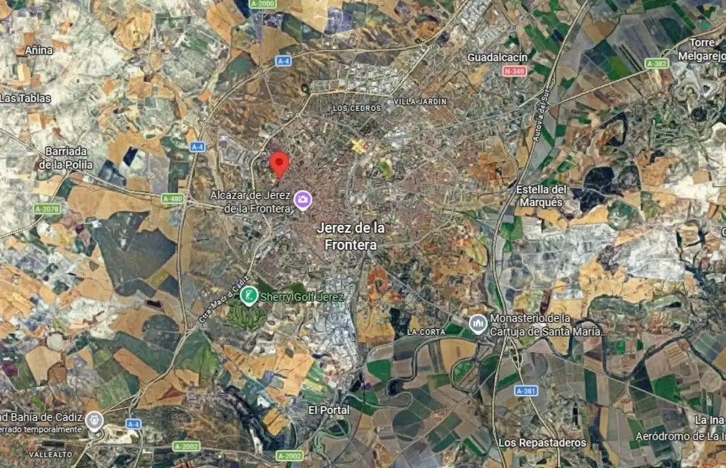 Piso en venta en C/ ARMAS DE SANTIAGO 15, Santiago - Coronación