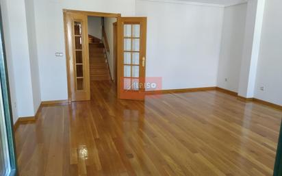 Living room of Duplex for sale in Ourense Capital   with Air Conditioner and Balcony