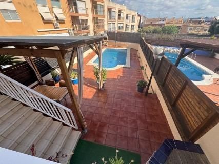 Terrassa de Casa adosada en venda en Vilanova i la Geltrú amb Jardí privat i Piscina comunitària