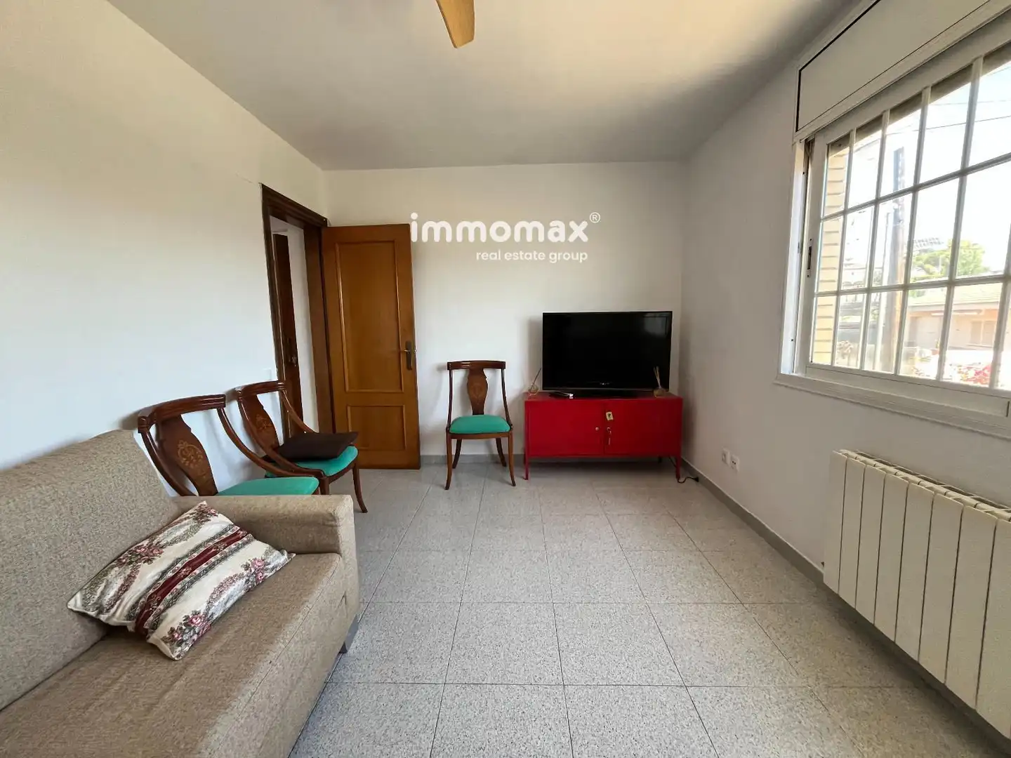 Sala d'estar de Casa o xalet en venda en Vilanova i la Geltrú amb Aire condicionat, Calefacció i Jardí privat