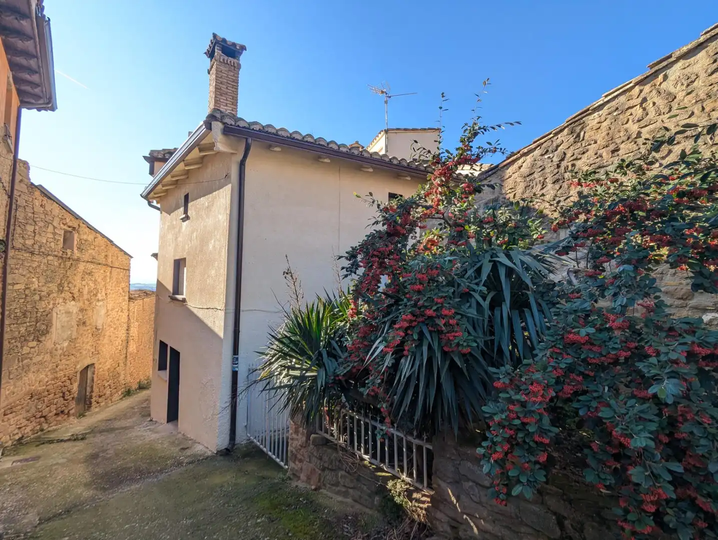 Vista exterior de Casa o chalet en venta en Aberin con Calefacción, Jardín privado y Piscina