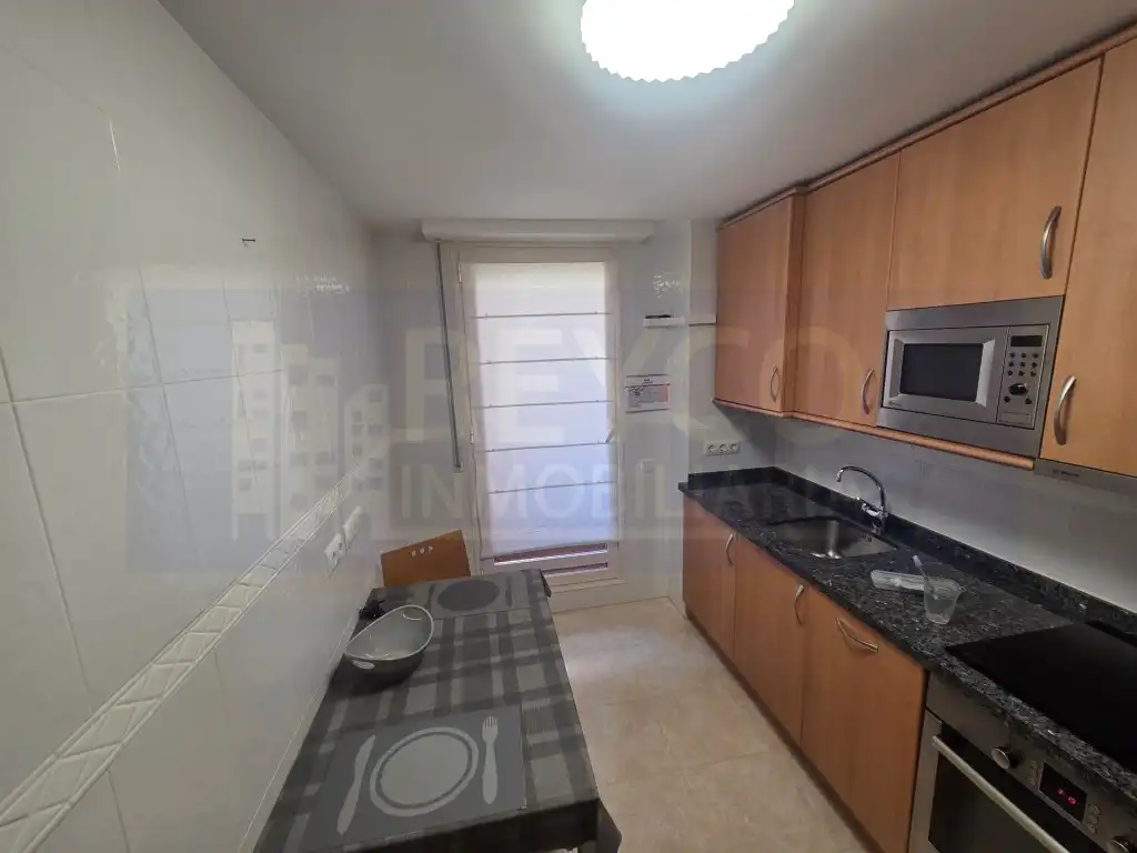 Apartamento con ascensor en venta en Calle Tres De Abril, imagen 2