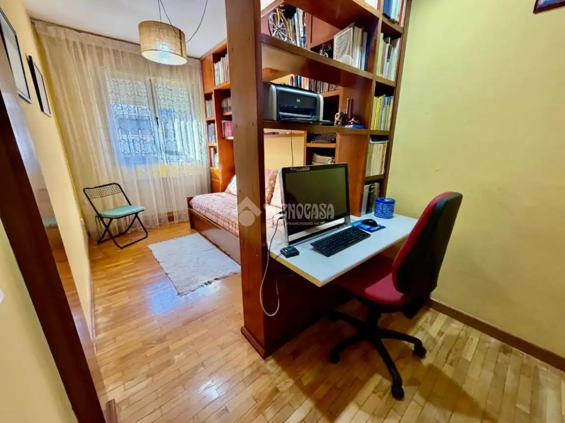 Bedroom of Flat for sale in León Capital   with Heating, Parquet flooring and Terrace