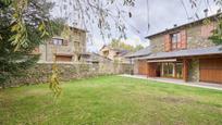 Vista exterior de Casa adosada en venda en Puigcerdà amb Calefacció, Jardí privat i Parquet