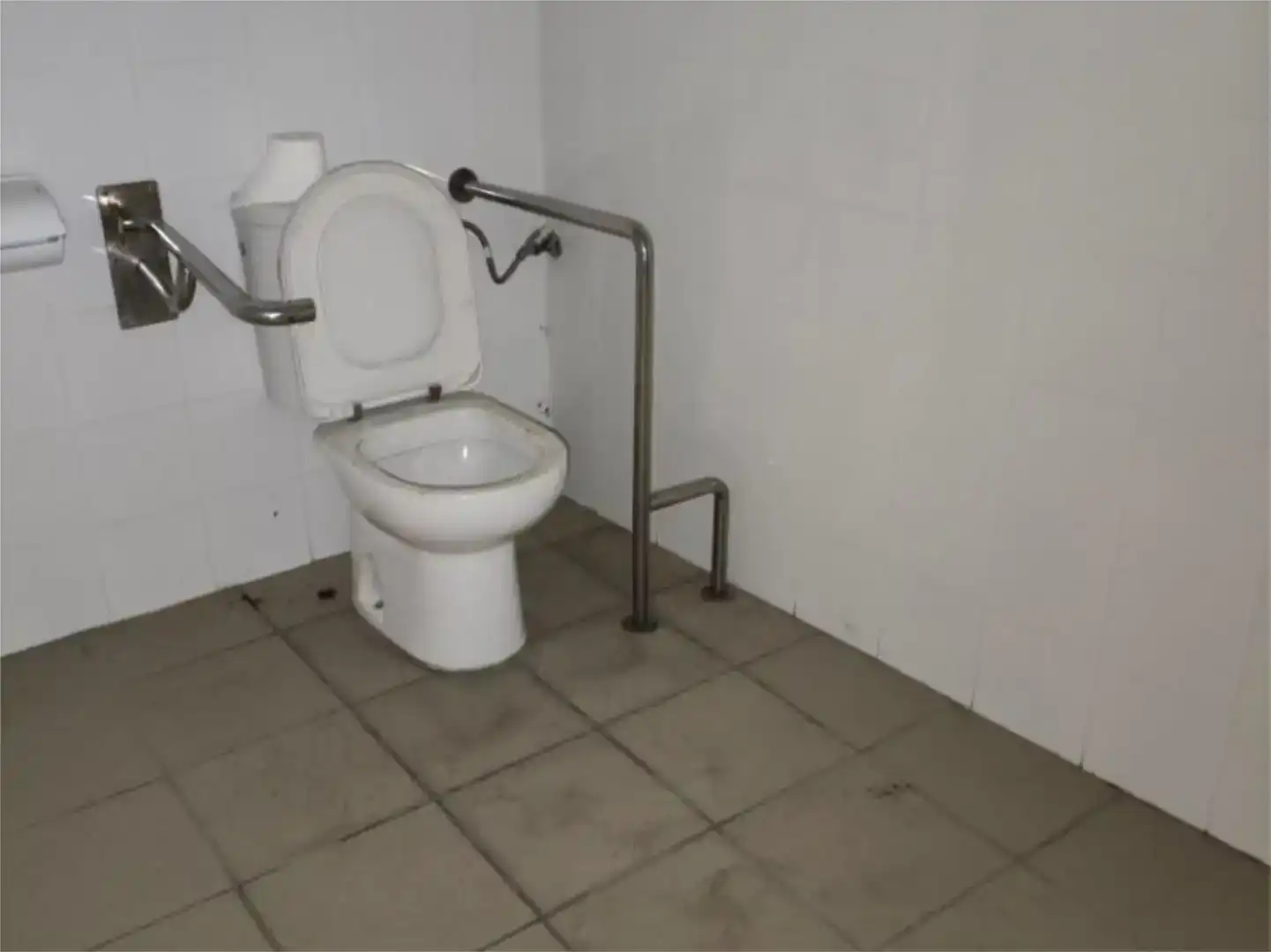 Badezimmer von Geschaftsraum zur Miete in Grazalema