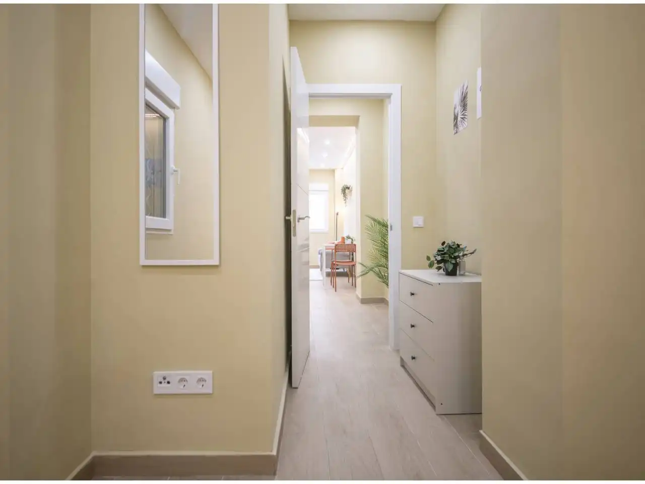 Estudio de alquiler en Barcelona con Aire acondicionado, Amueblado y Alarma