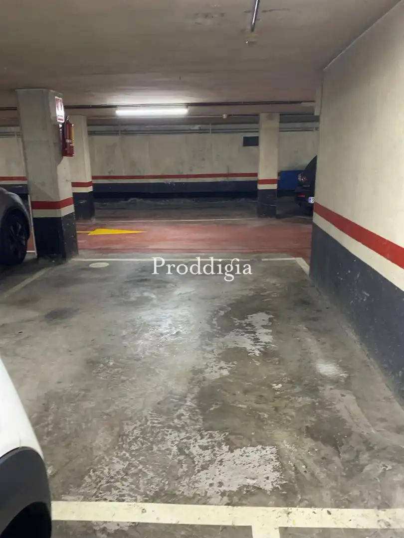 Parkplatz von Garage zum Verkauf in  Barcelona Capital