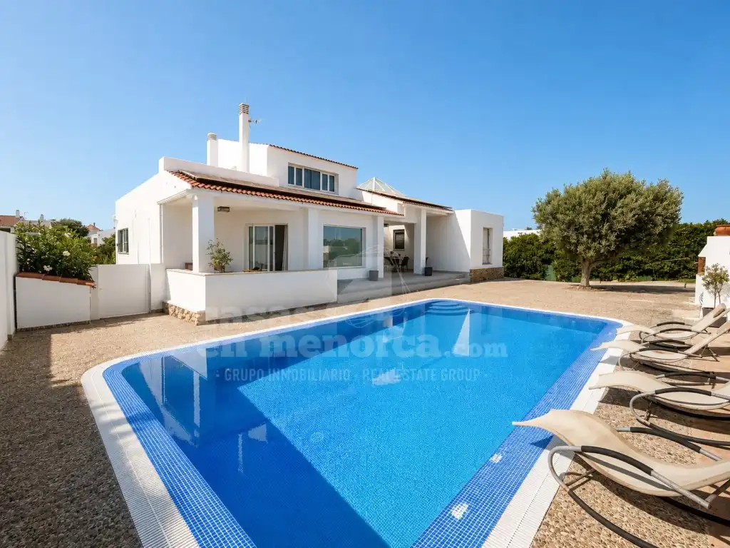 Haus mit Pool zum Verkauf in Cala en Blanes