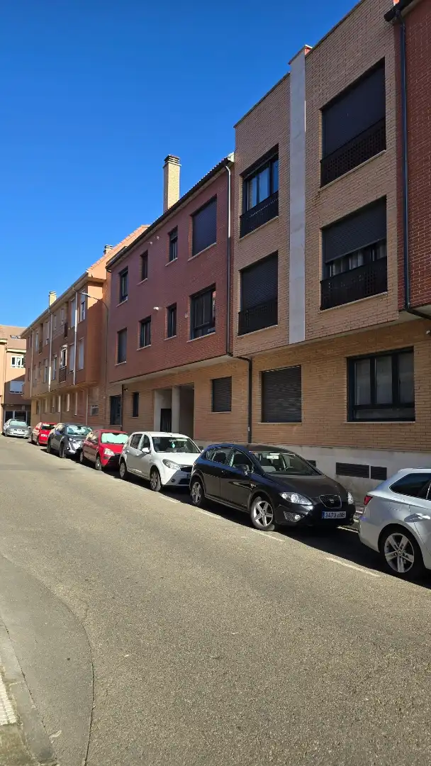 Exterior view of Flat for sale in Villaquilambre, León