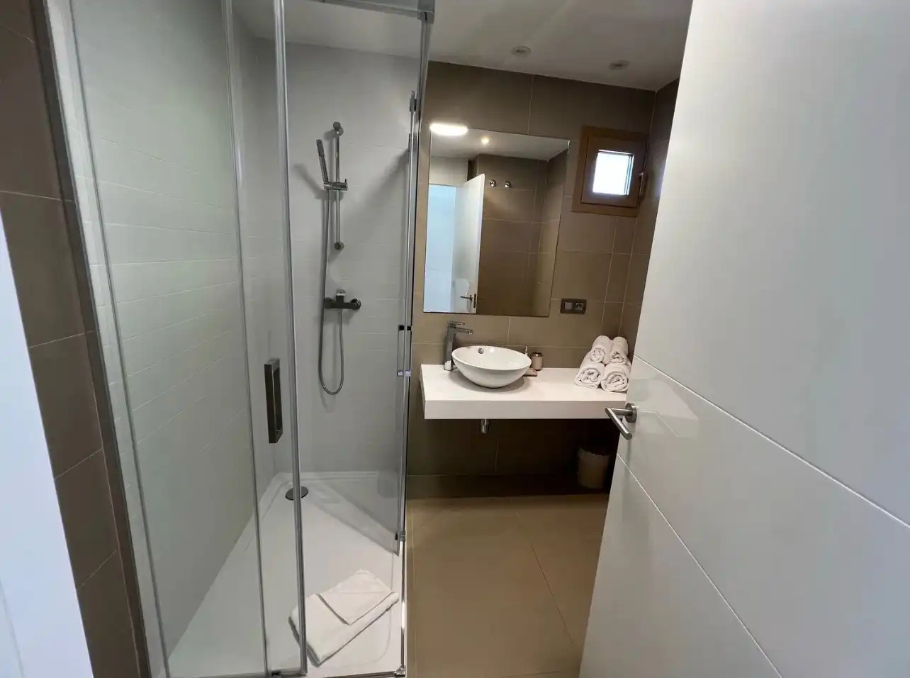 Bathroom of Flat for rent in Benidorm  with Furnished, TV and Balcony