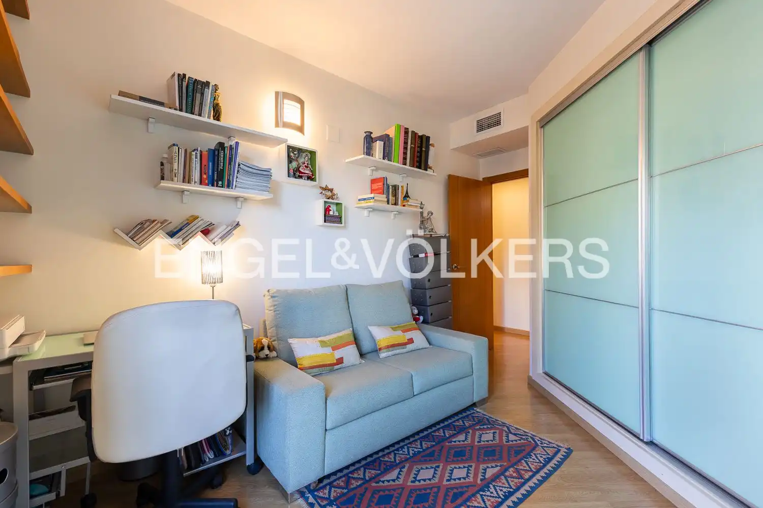 Bedroom of Attic for sale in Valencia  with Air Conditioner, Heating and Terrace
