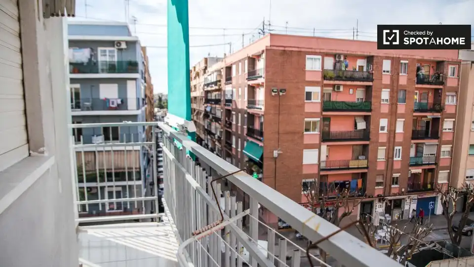 Vista exterior de Apartament per a compartir en Mislata amb Aire condicionat, Calefacció i Terrassa