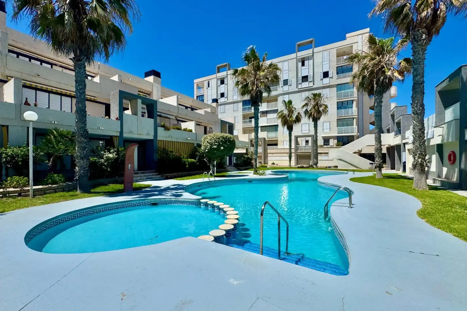 Apartament amb piscina en venda a La Mata