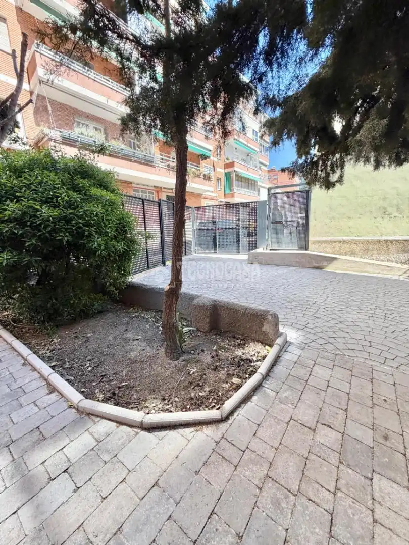 Parking de Piso en venta en Madrid con Parquet y Balcón