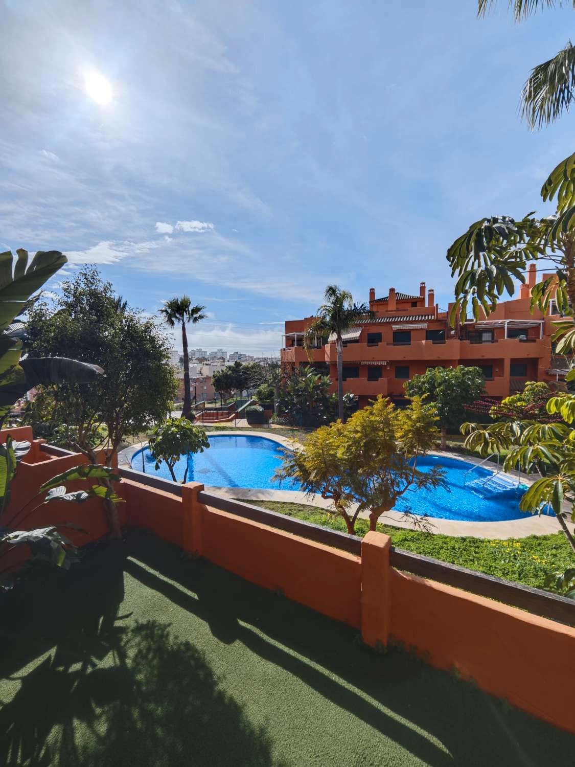 Vista exterior de Planta baja en venta en Vélez-Málaga con Terraza, Piscina y Amueblado