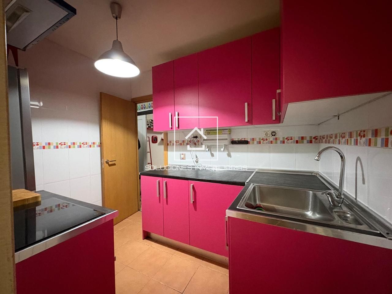 Piso en venta en Travesía Isabel II, Reyes