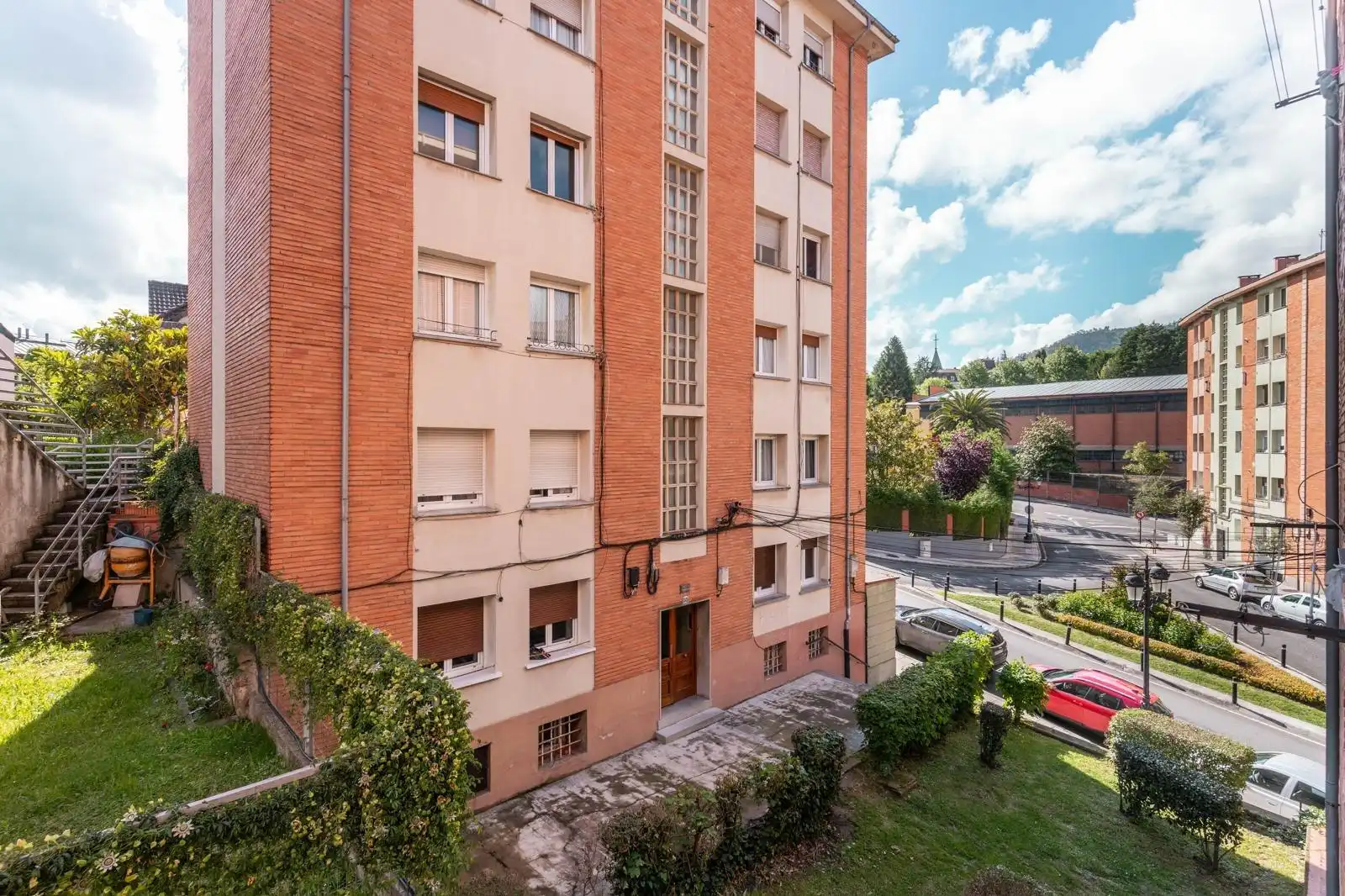 Vista exterior de Apartament en venda en Oviedo  amb Calefacció i Moblat