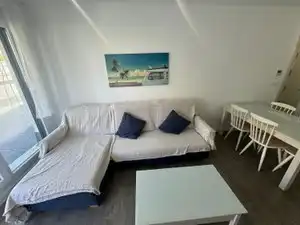 Sala de estar de Piso de alquiler en Almuñécar con Aire acondicionado, Terraza y Amueblado