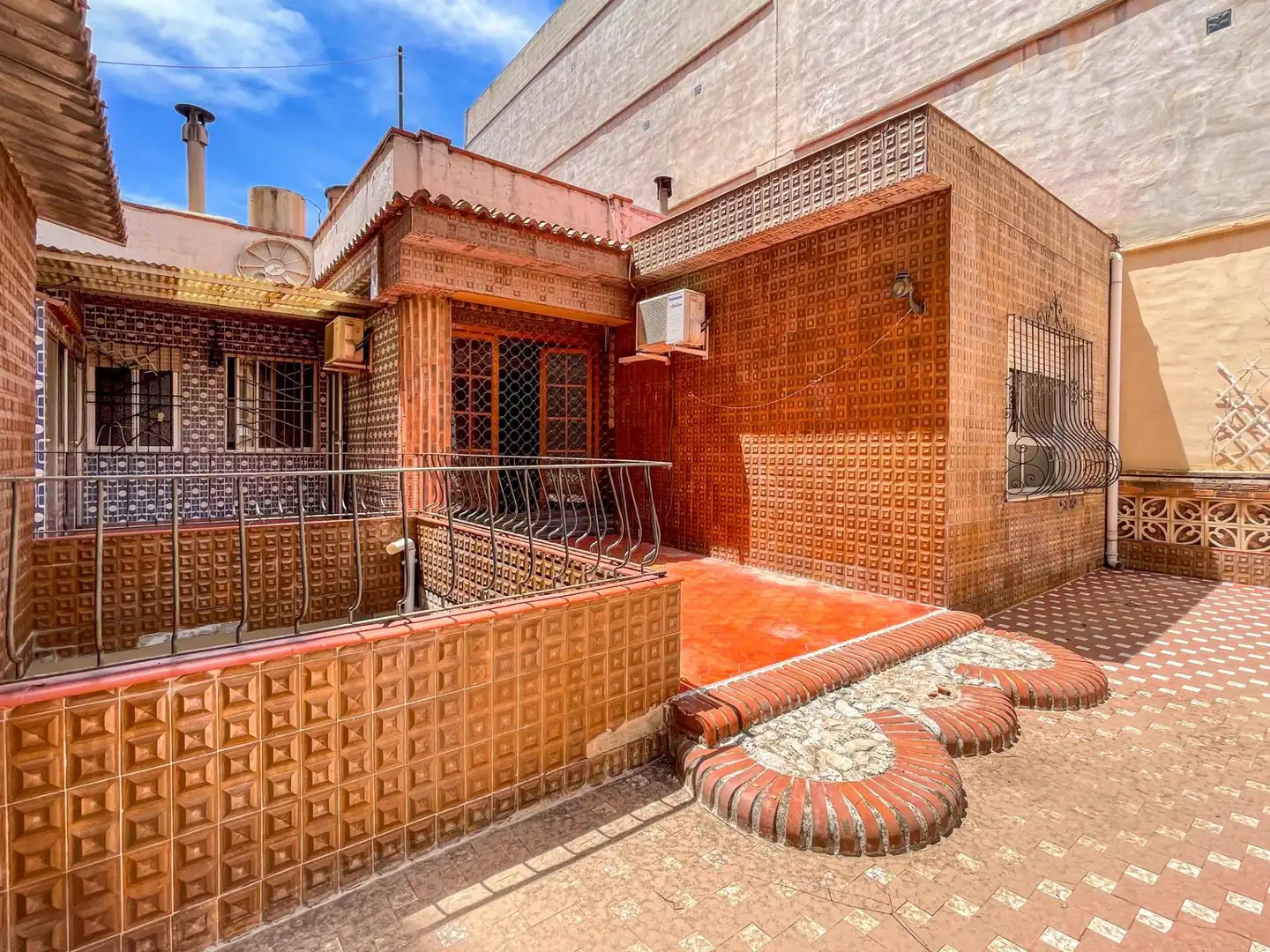 Exterior view of Houses for sale in Catarroja