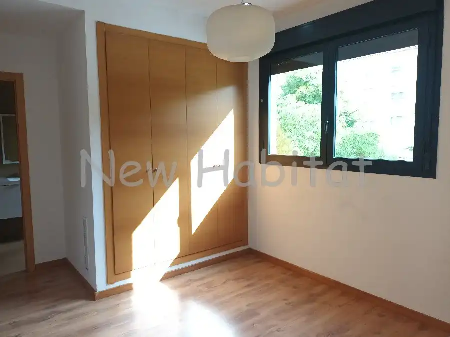 Habitación de Casa adosada en venta en Castellón de la Plana / Castelló de la Plana con Aire acondicionado, Jardín privado y Terraza