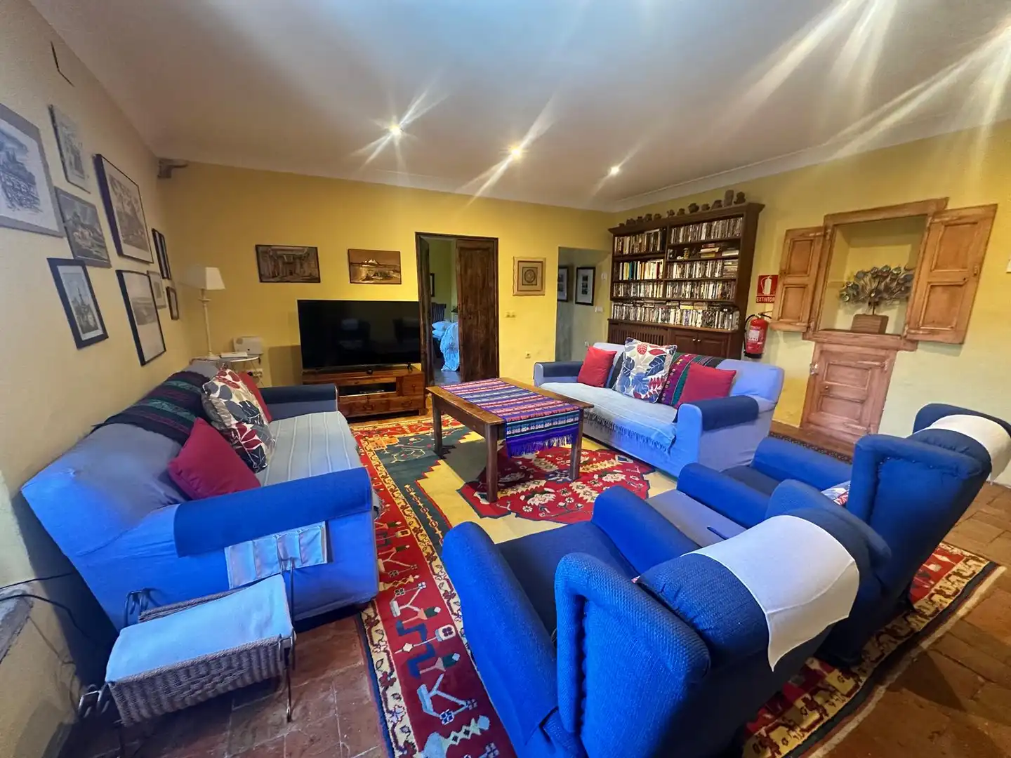 Sala d'estar de Casa o xalet de lloguer en Cornellà del Terri amb Aire condicionat, Calefacció i Jardí privat