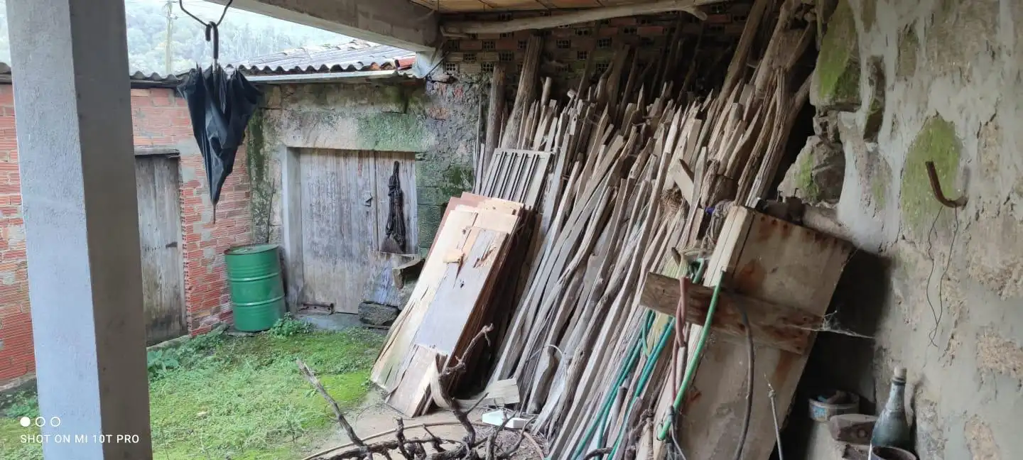 Vista exterior de Casa o xalet en venda en A Peroxa  amb Calefacció, Jardí privat i Terrassa