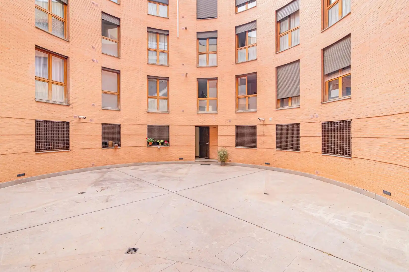 Vista exterior de Piso en venta en Granada con Calefacción