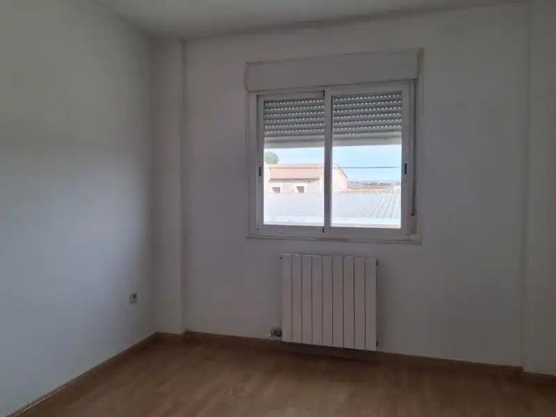 Habitación de Casa o chalet en venta en Osera de Ebro con Calefacción, Parquet y Trastero