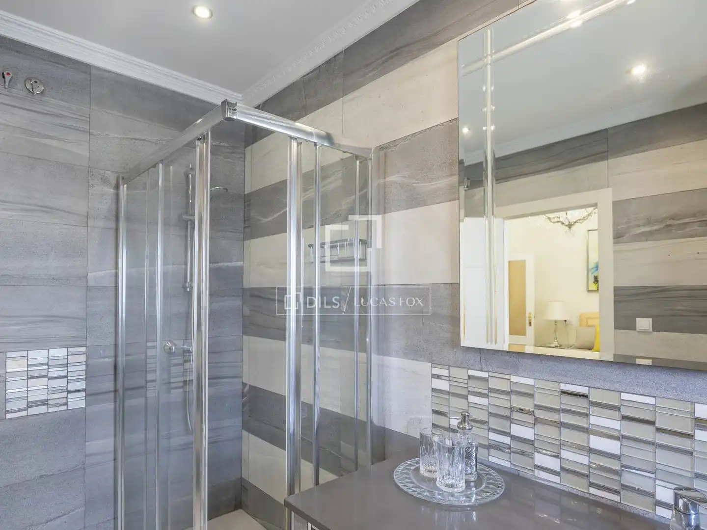 Bathroom of Flat for rent in Valencia  with Air Conditioner, Parquet flooring and Furnished