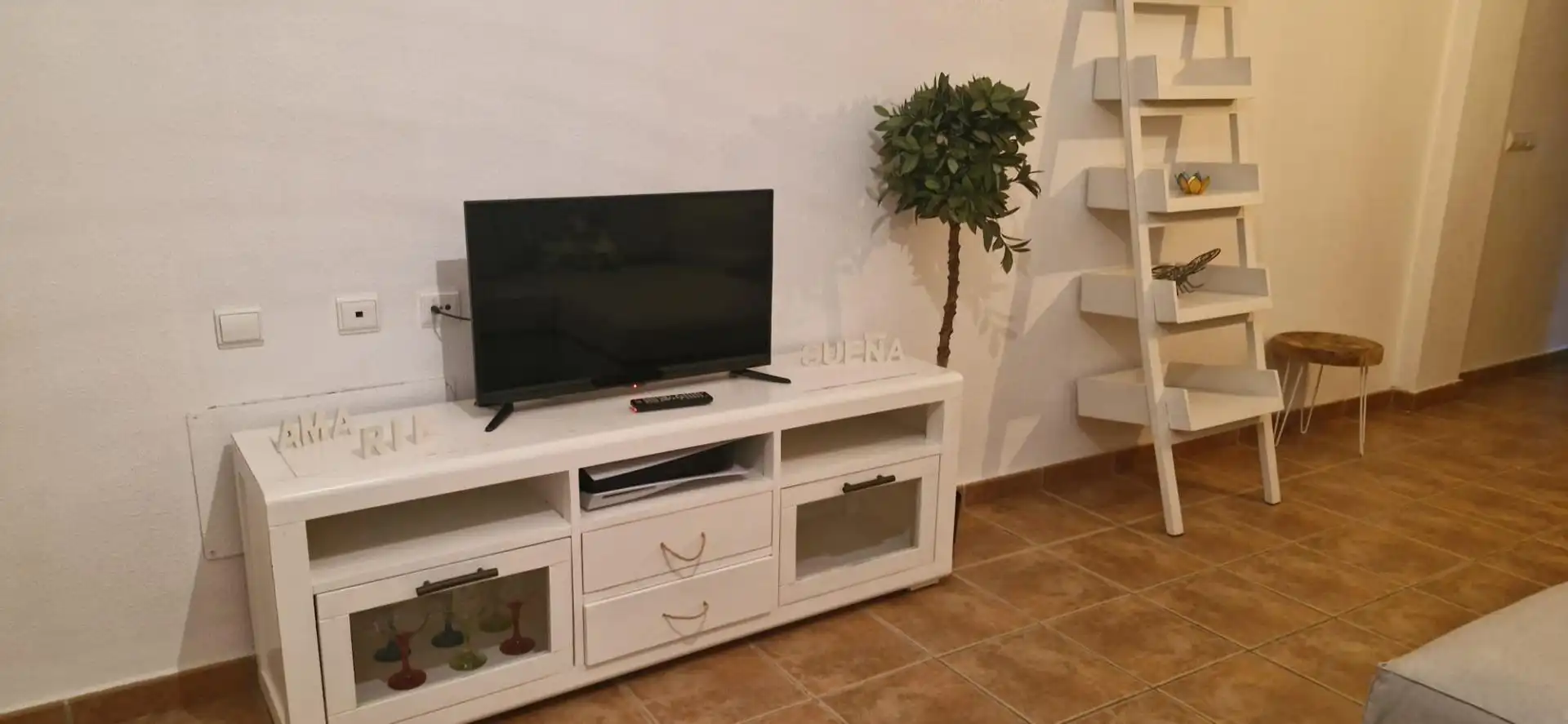 Wohnzimmer von Einfamilien-Reihenhaus zur Miete in Elche / Elx mit Privatgarten, Terrasse und Möbliert