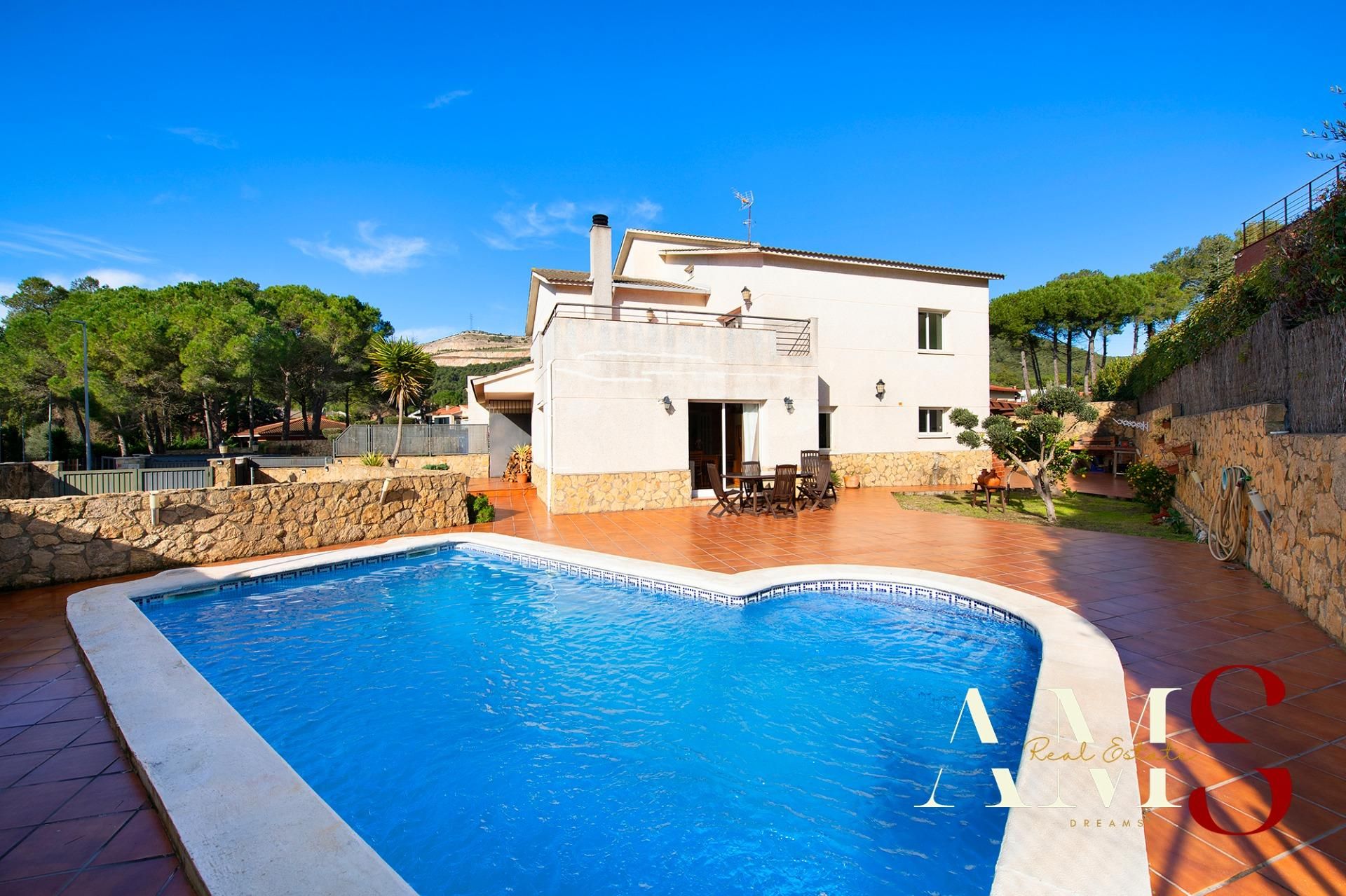 Casa adosada en venda a Begues