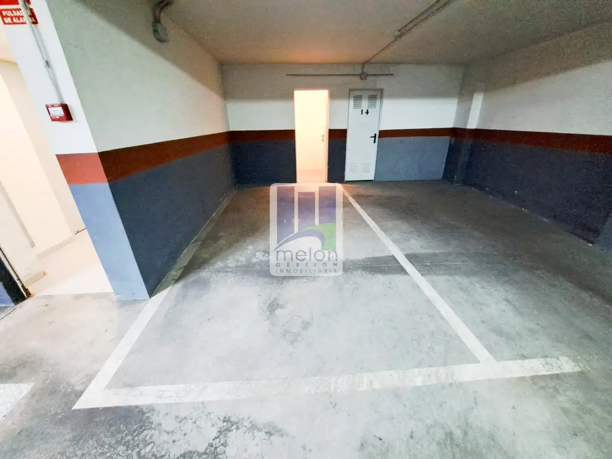 Parking de Piso en venta en Burgos con Trastero