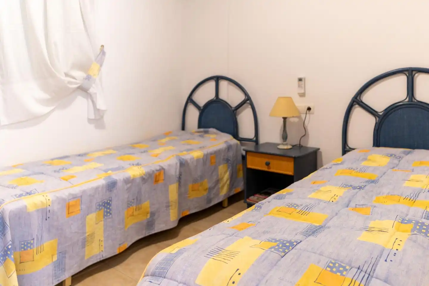 Habitación de Casa adosada en venta en Santa Pola con Aire acondicionado, Terraza y Piscina