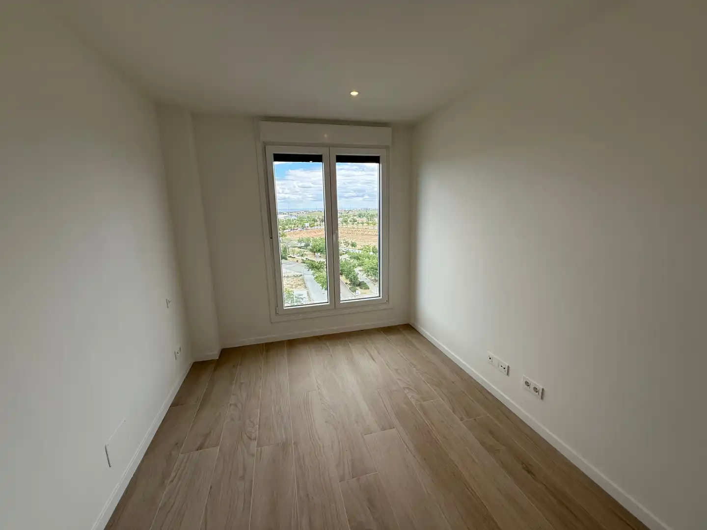 Bedroom of Flat for rent in Madrid  with Heating, Terrace and Storage room
