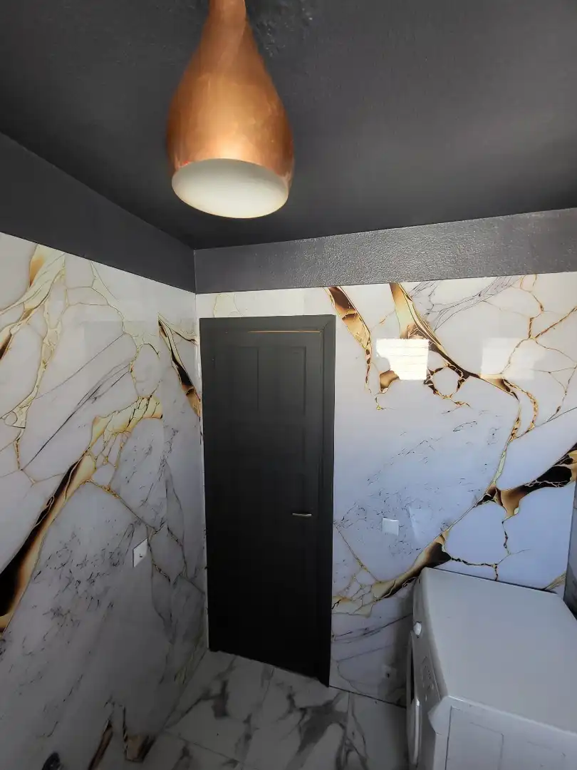 Badezimmer von Maisonette zum Verkauf in Arona mit Parkett, Möbliert und Ofen