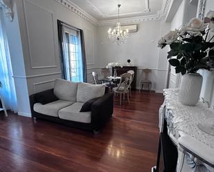 Sala d'estar de Pis de lloguer en  Valencia Capital amb Aire condicionat, Parquet i Moblat