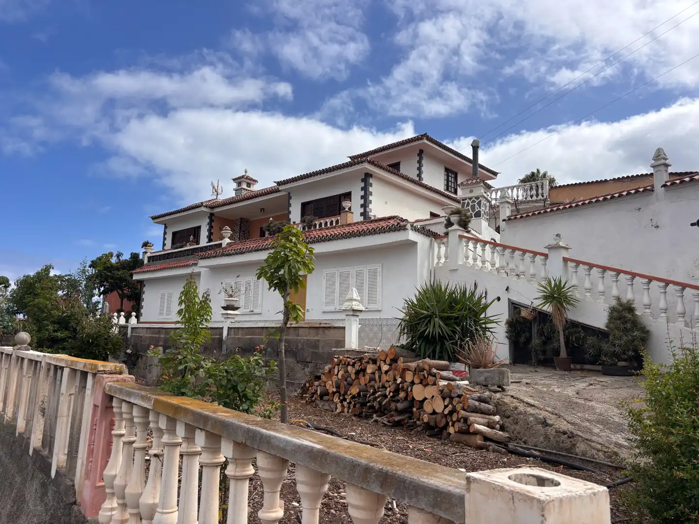 Vista exterior de Casa o xalet en venda en Icod de los Vinos amb Jardí privat, Terrassa i Traster