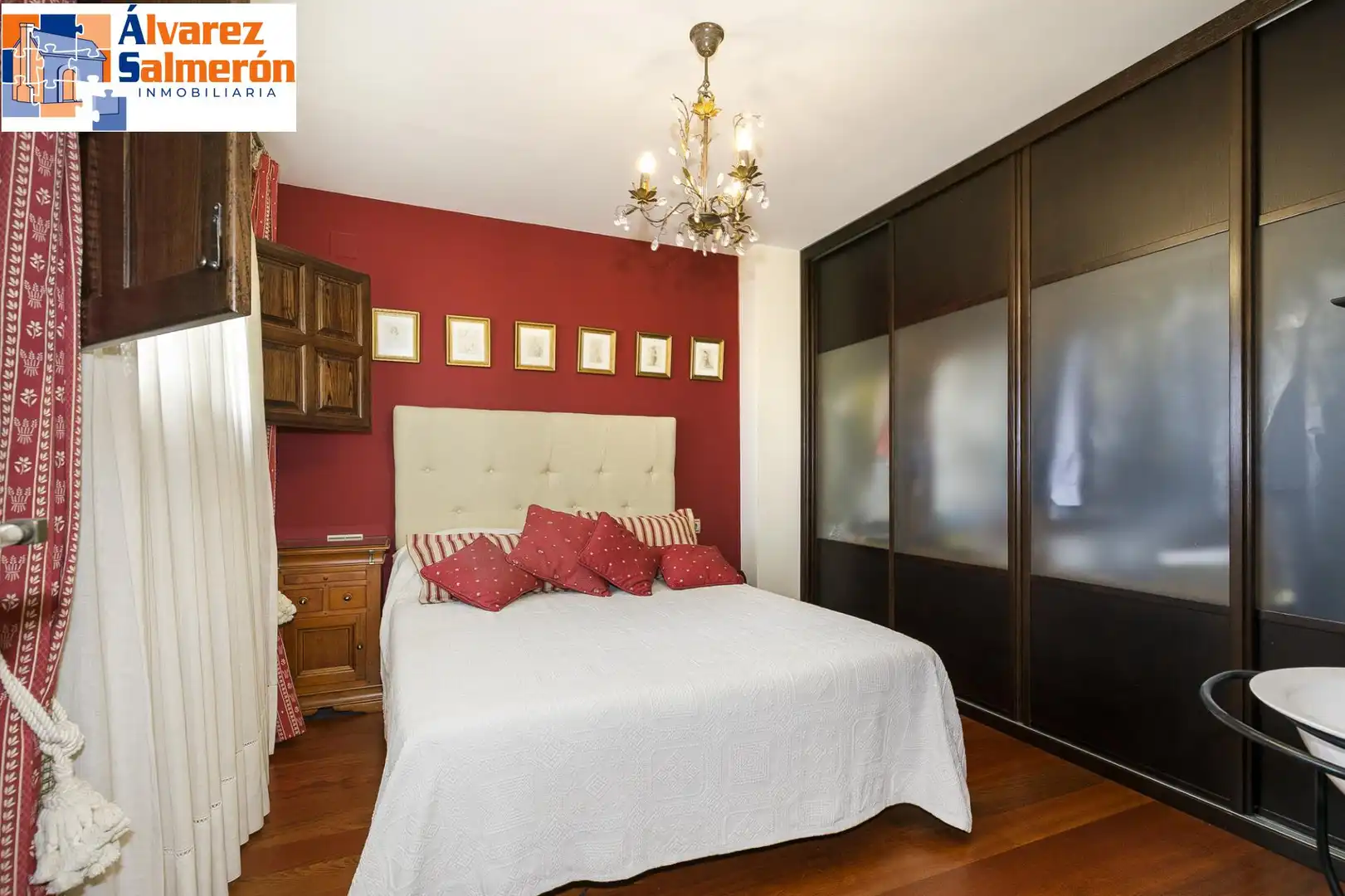 Habitación de Casa o chalet en venta en La Zubia con Aire acondicionado, Calefacción y Jardín privado